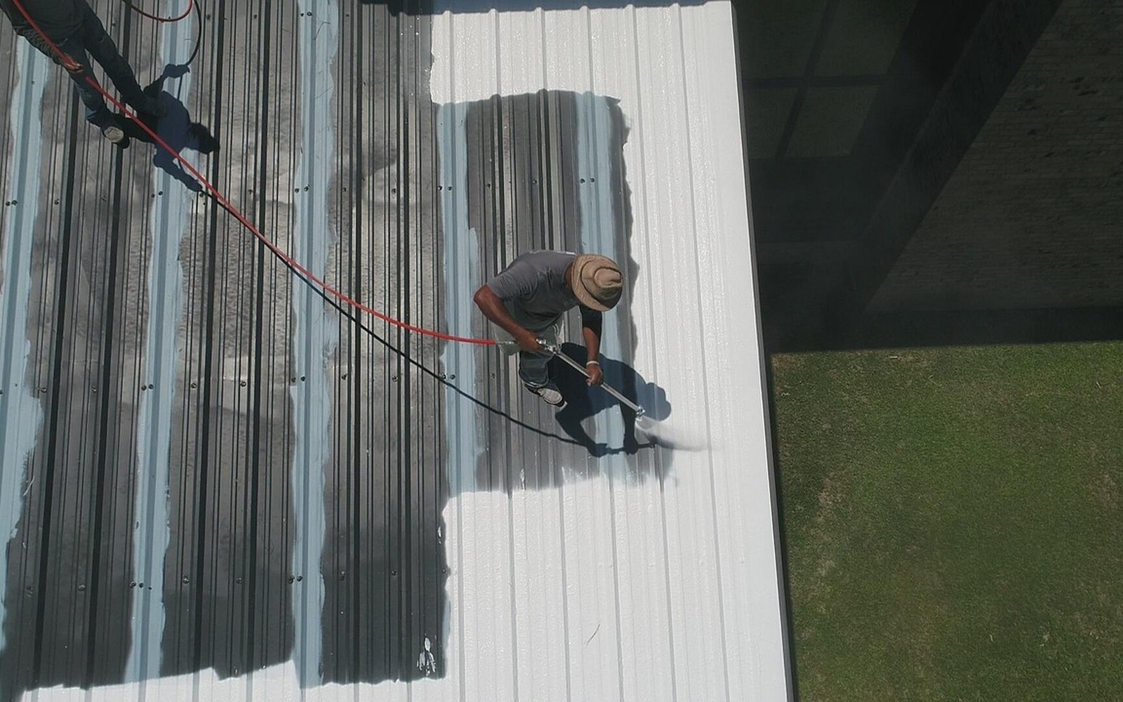 Aplicación de pintura elastomérica en techo