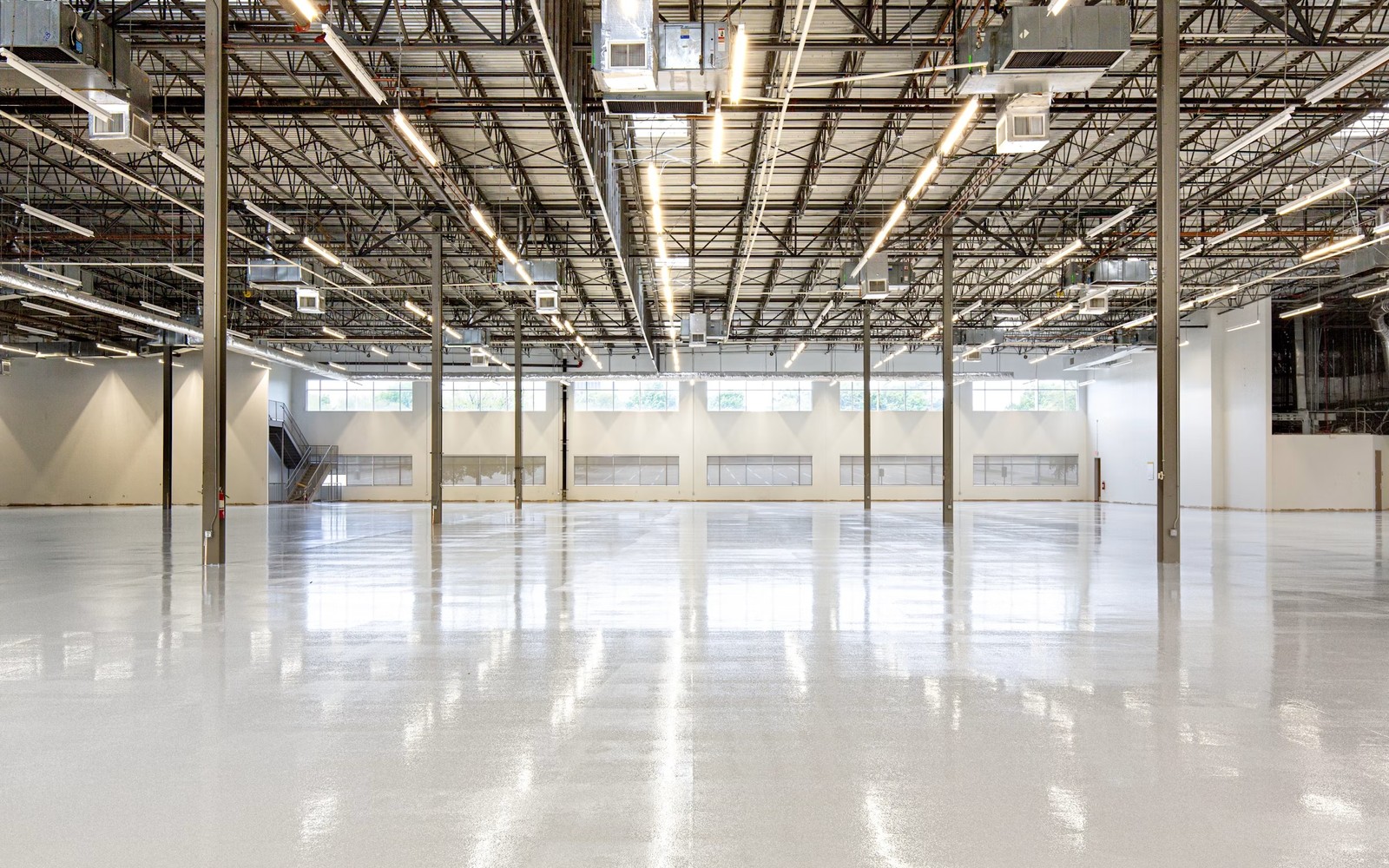 Piso con pintura epóxica para hospitales, clínicas o almacenes